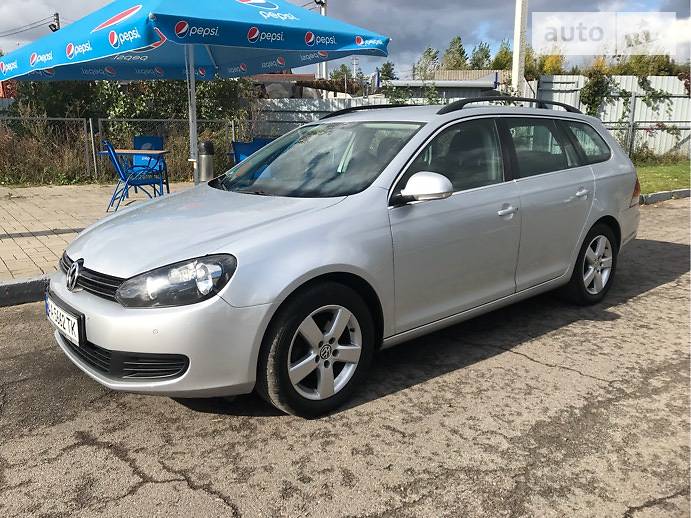 Универсал Volkswagen Golf 2010 в Луцке