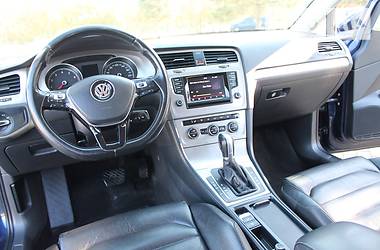 Универсал Volkswagen Golf 2015 в Дрогобыче