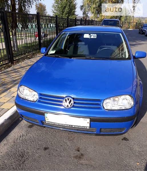 Хэтчбек Volkswagen Golf 2001 в Киеве