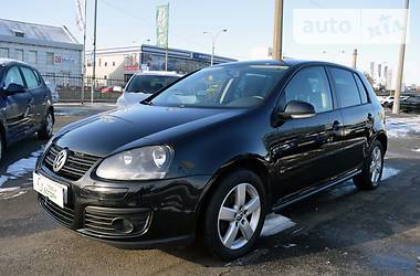 Хэтчбек Volkswagen Golf 2008 в Киеве