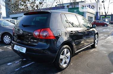 Хэтчбек Volkswagen Golf 2008 в Киеве