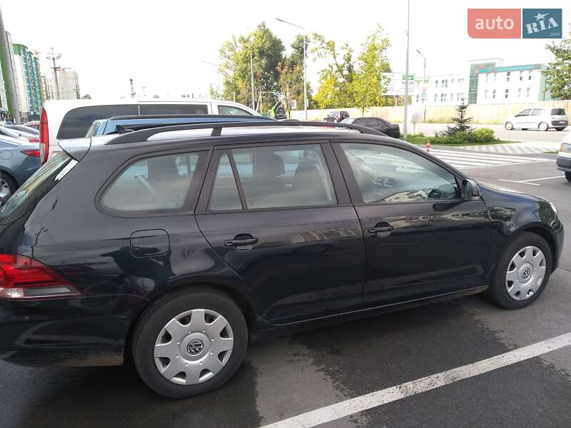 Универсал Volkswagen Golf 2011 в Киеве