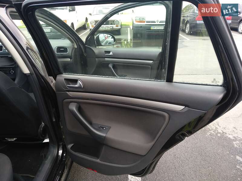 Универсал Volkswagen Golf 2011 в Киеве