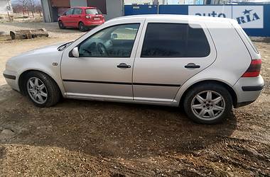 Хетчбек Volkswagen Golf 1998 в 
