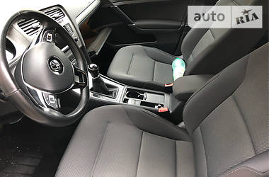 Універсал Volkswagen Golf 2014 в 