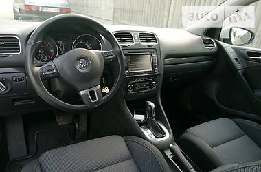 Хетчбек Volkswagen Golf 2012 в 