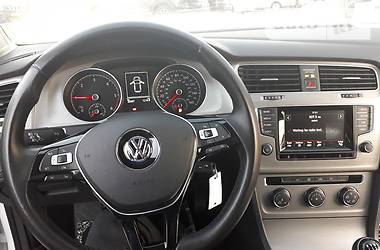 Хэтчбек Volkswagen Golf 2015 в Полтаве