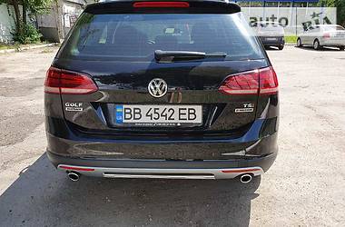 Універсал Volkswagen Golf 2017 в Дніпрі