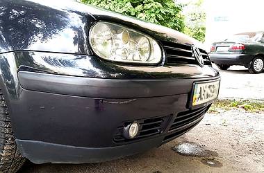 Хетчбек Volkswagen Golf 2002 в Харкові