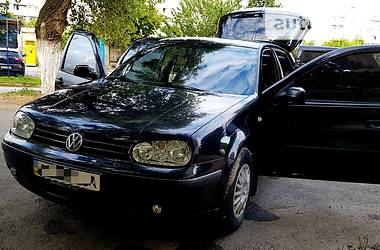 Хетчбек Volkswagen Golf 2002 в Харкові