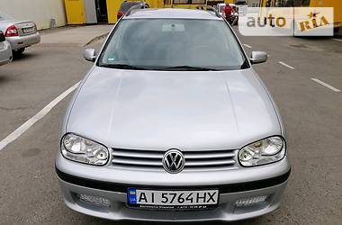 Универсал Volkswagen Golf 2001 в Чернигове