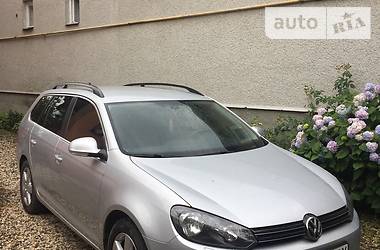 Універсал Volkswagen Golf 2012 в 