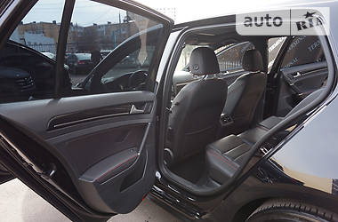 Хетчбек Volkswagen Golf 2016 в 