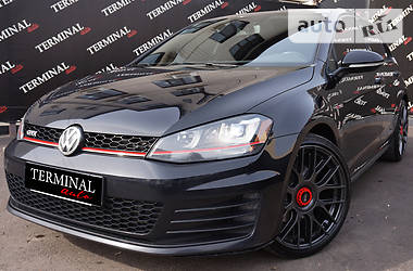 Хетчбек Volkswagen Golf 2016 в 