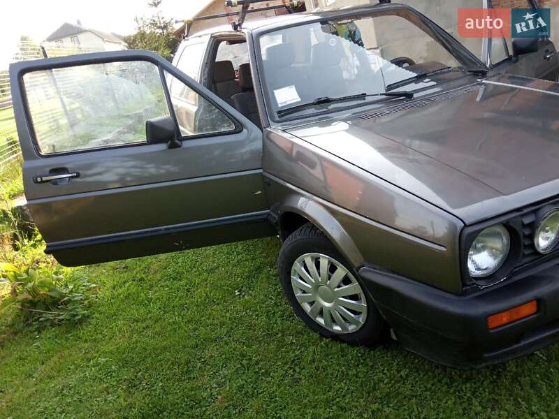 Хэтчбек Volkswagen Golf 1987 в Добромиле