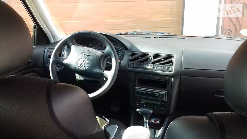 Хетчбек Volkswagen Golf 1999 в Чернівцях