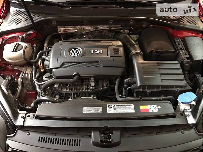 Хетчбек Volkswagen Golf 2016 в Києві