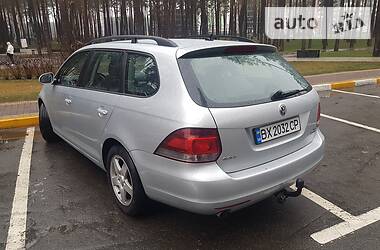 Универсал Volkswagen Golf 2010 в Киеве