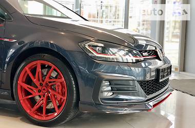 Хэтчбек Volkswagen Golf 2017 в Харькове