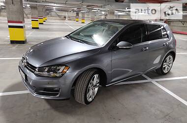 Хетчбек Volkswagen Golf 2015 в 