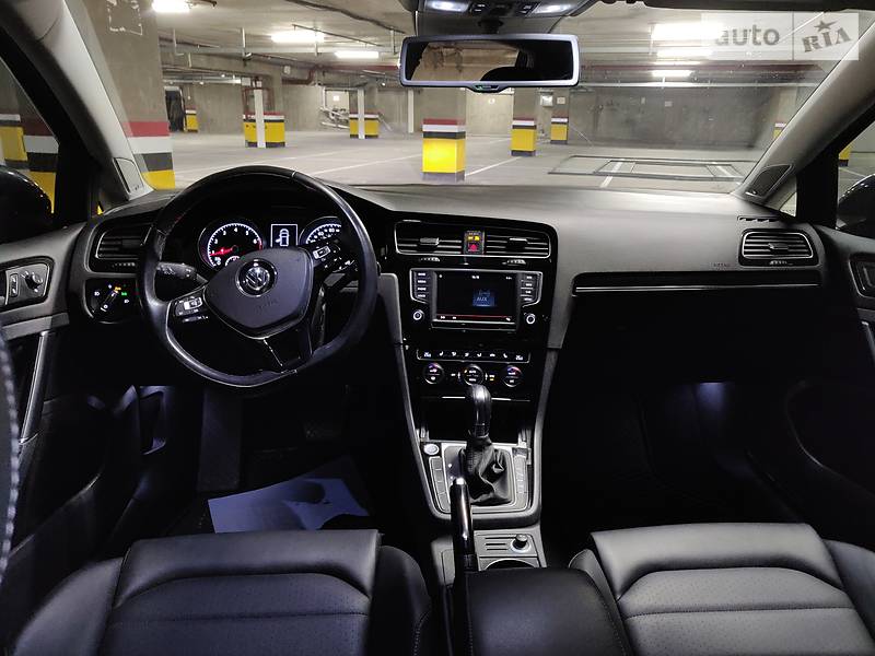 Хэтчбек Volkswagen Golf 2015 в Днепре