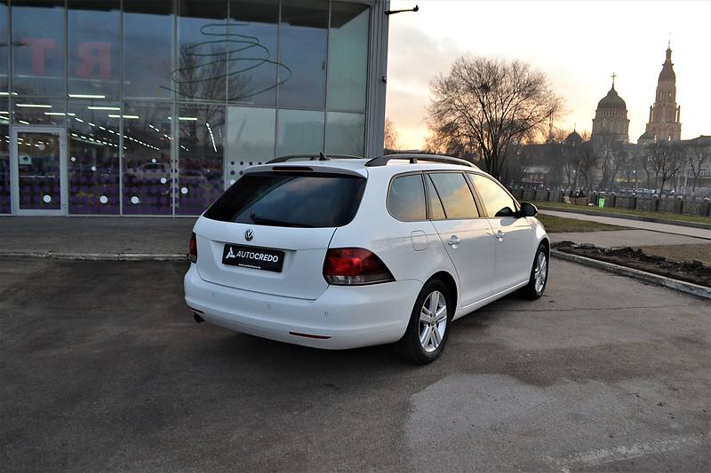 Універсал Volkswagen Golf 2013 в Харкові
