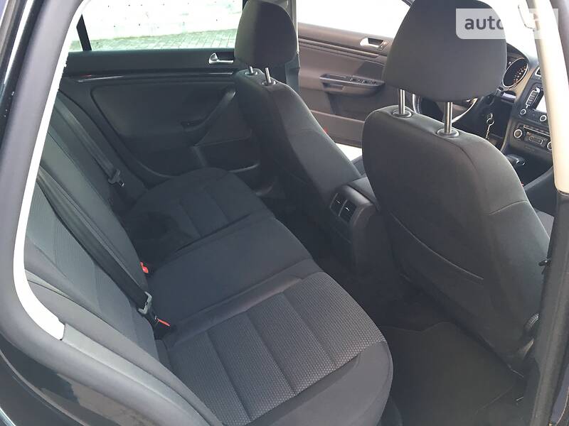 Універсал Volkswagen Golf 2009 в Тернополі