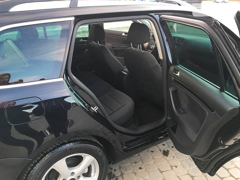 Універсал Volkswagen Golf 2009 в Тернополі