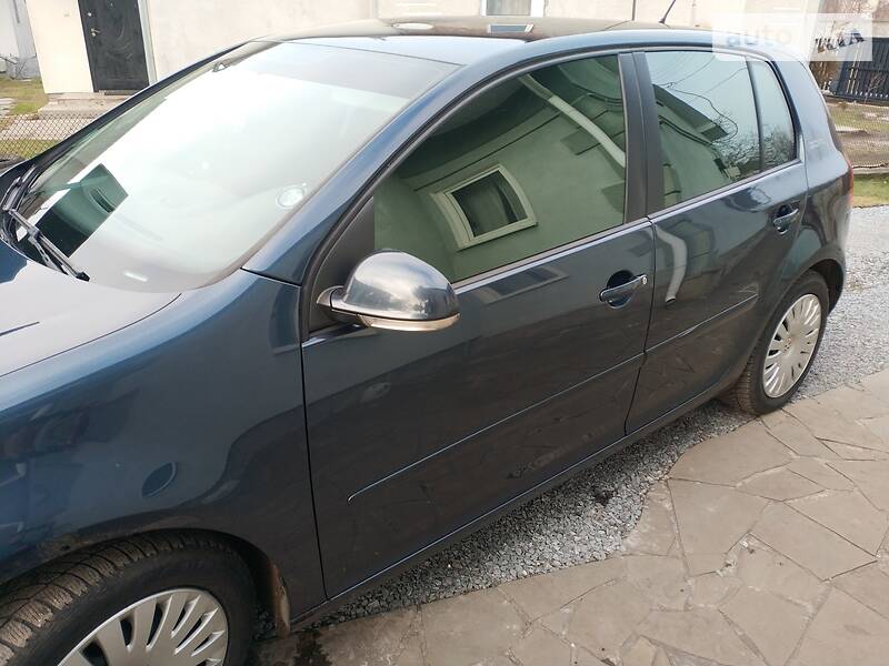 Хэтчбек Volkswagen Golf 2006 в Львове