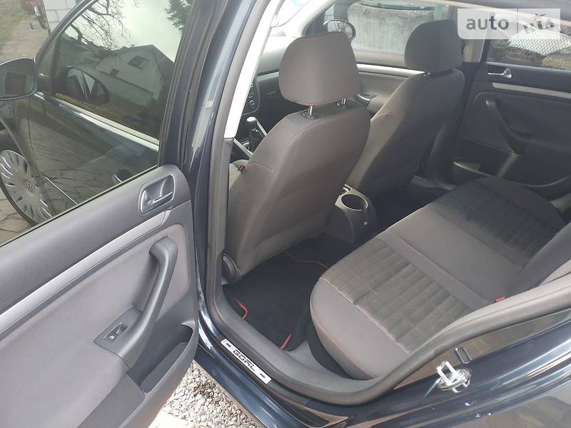Хэтчбек Volkswagen Golf 2006 в Львове