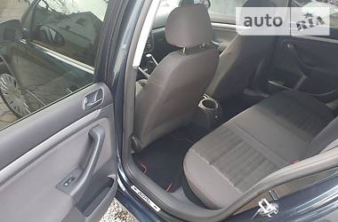 Хетчбек Volkswagen Golf 2006 в 