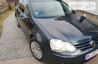 Хетчбек Volkswagen Golf 2006 в 