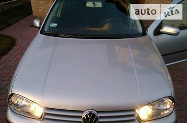Хетчбек Volkswagen Golf 2002 в 