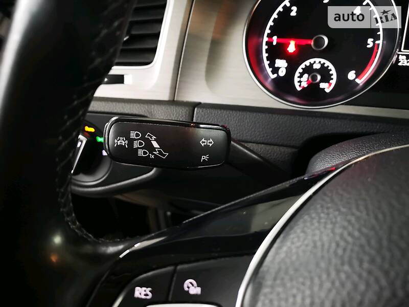 Універсал Volkswagen Golf 2014 в Києві