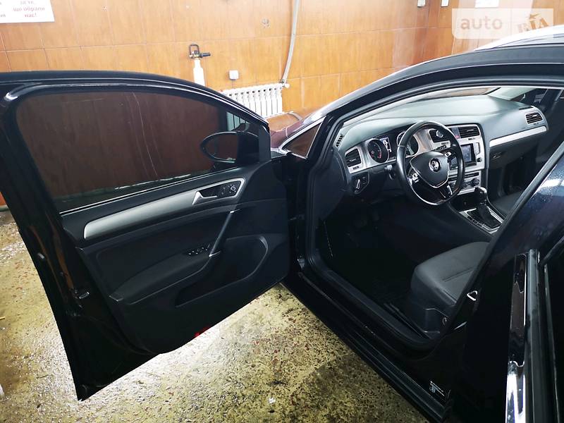 Універсал Volkswagen Golf 2014 в Києві