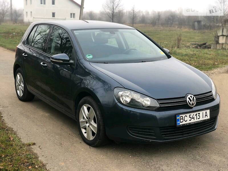 Хетчбек Volkswagen Golf 2009 в 