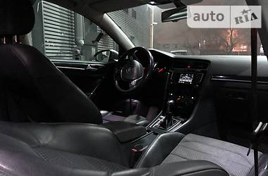 Хетчбек Volkswagen Golf 2013 в 