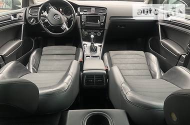 Хетчбек Volkswagen Golf 2013 в 
