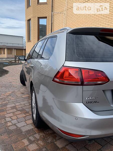 Універсал Volkswagen Golf 2014 в Золочеві