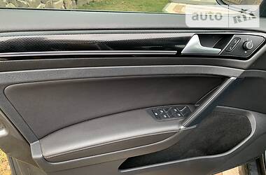 Хетчбек Volkswagen Golf 2015 в 