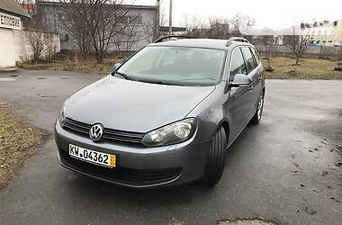 Универсал Volkswagen Golf 2010 в Староконстантинове