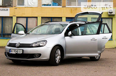 Універсал Volkswagen Golf 2012 в 
