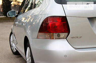 Універсал Volkswagen Golf 2012 в 
