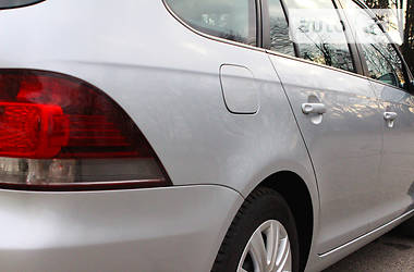 Універсал Volkswagen Golf 2012 в 