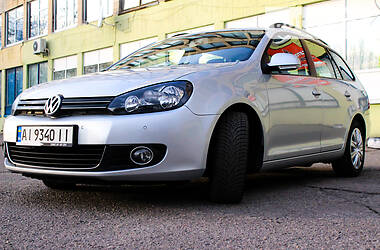 Універсал Volkswagen Golf 2012 в 
