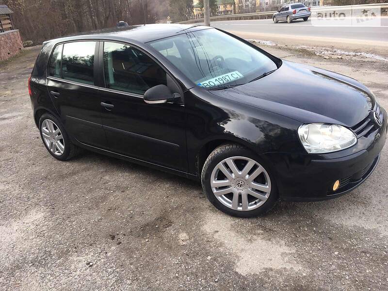Хэтчбек Volkswagen Golf 2004 в Тернополе