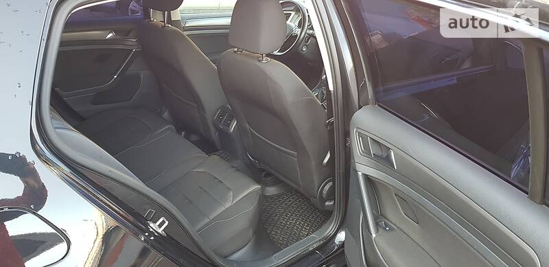 Хетчбек Volkswagen Golf 2013 в Києві