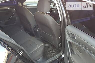 Хетчбек Volkswagen Golf 2013 в 
