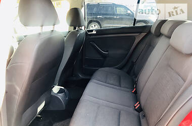 Хетчбек Volkswagen Golf 2008 в 