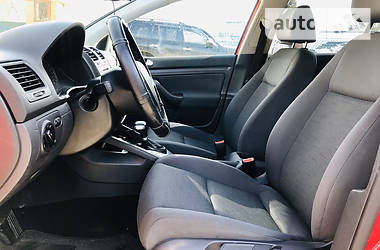 Хетчбек Volkswagen Golf 2008 в 